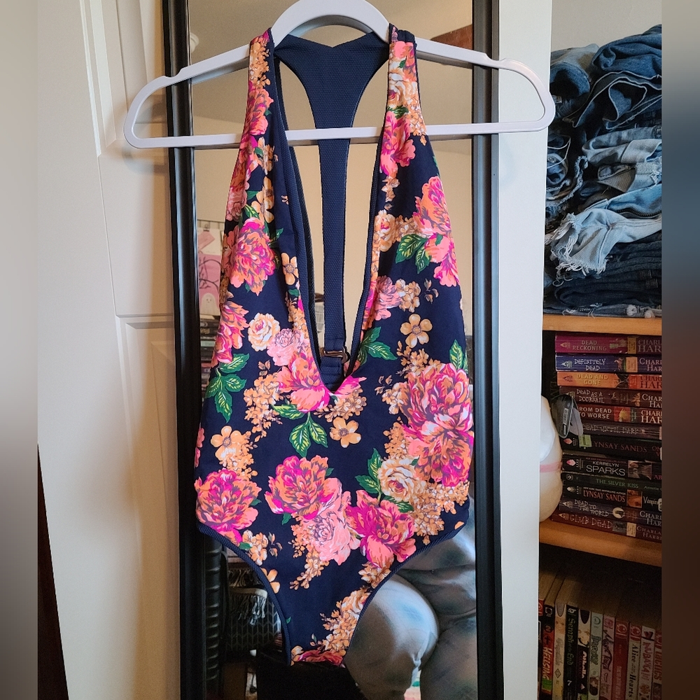 NWT maaji reversible cheeky cut plunge one peice
